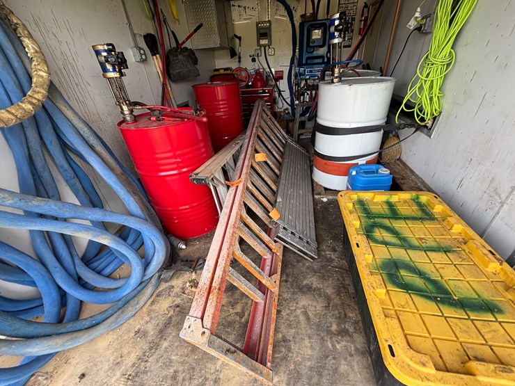 #1321-•-2021-diamond-cargo-enclosed-trailer-with-spray-foam-business-equipment-(no-title)-image-34