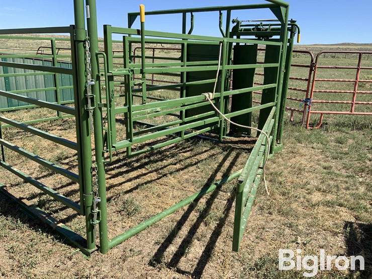 powder-river-calving-pen-w/self-catch-head-catch-image-12