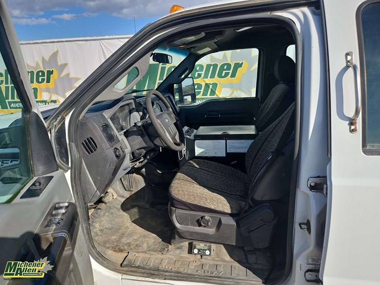 2011-ford-f550-image-13