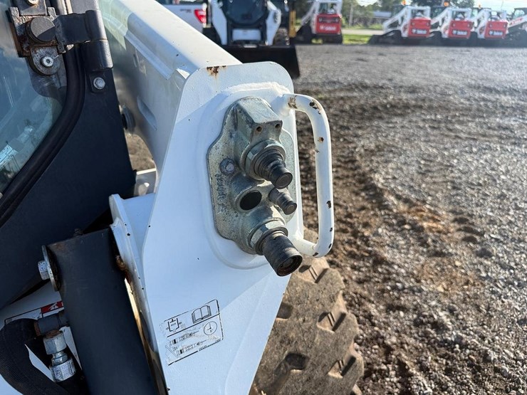2018-bobcat-s550-image-11