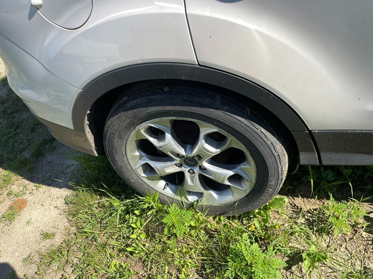 2014-ford-escape-titanium-image-18