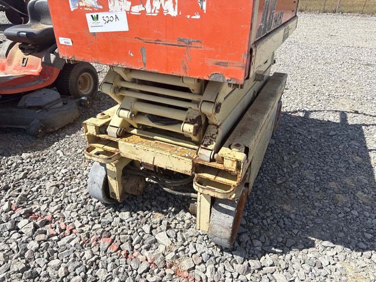 jlg-1932e2-image-12
