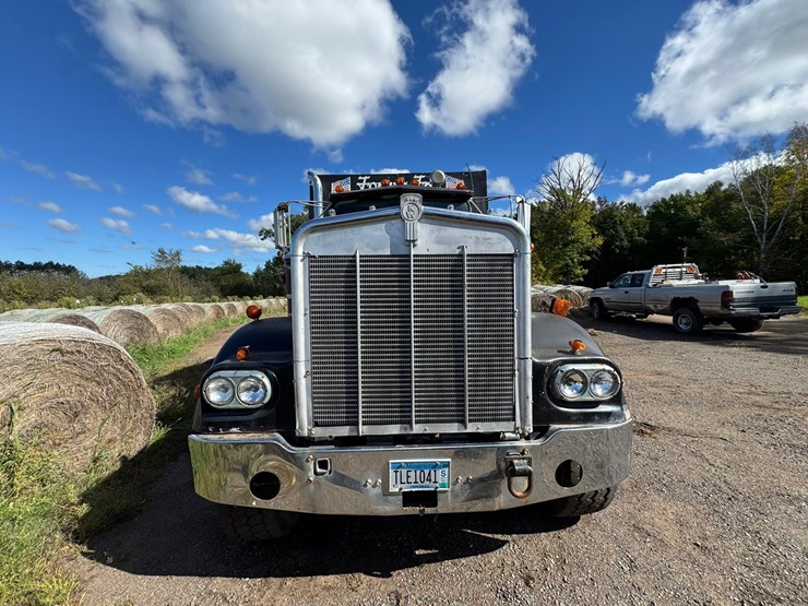 1981-kenworth-w900-image-8