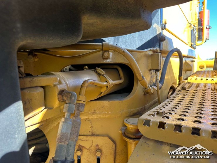 caterpillar-140m-image-67