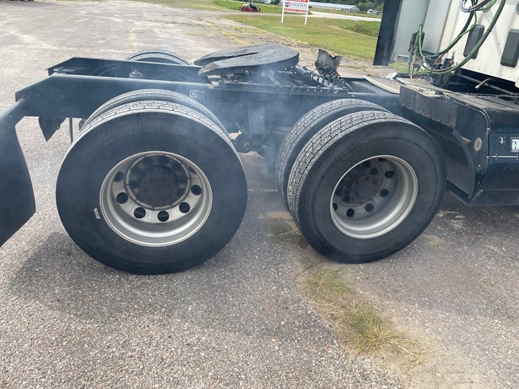 2017-kenworth-t680-image-86