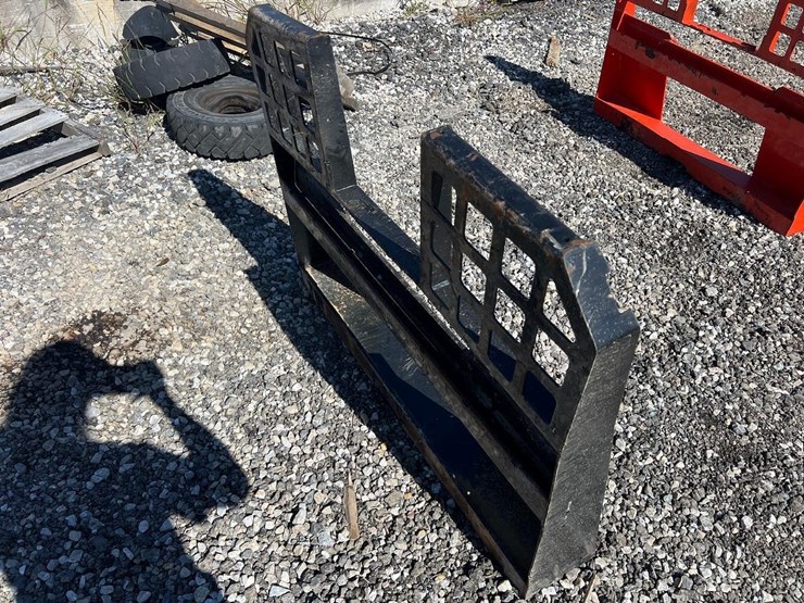 walk-through-skid-steer-backing-plate-image-4
