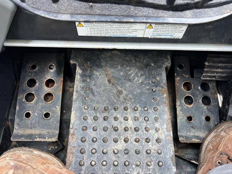 2018-bobcat-s570-image-25