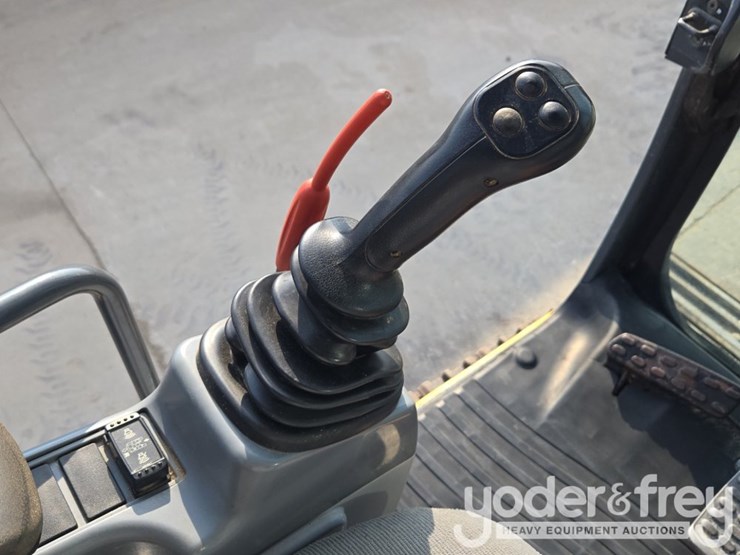 2019-deere-210g-lc-image-76