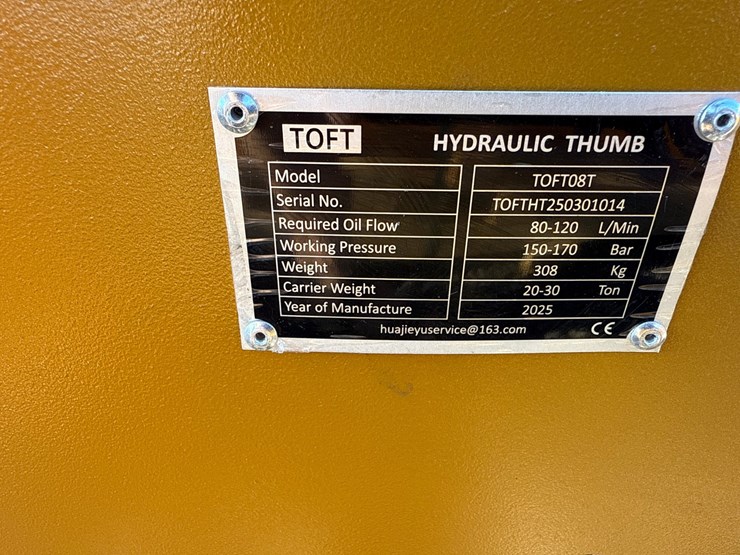 caterpillar-320-image-4