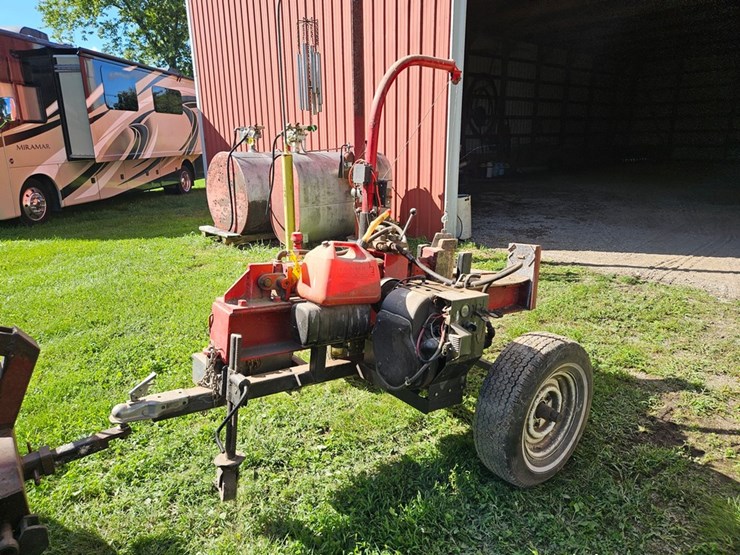 #8702-•-towable-log-splitter-image-1