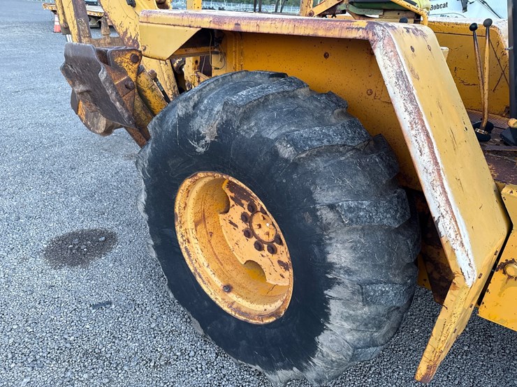 john-deere-310-image-6