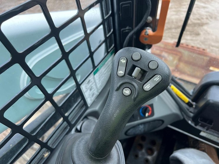 2018-bobcat-s570-image-22