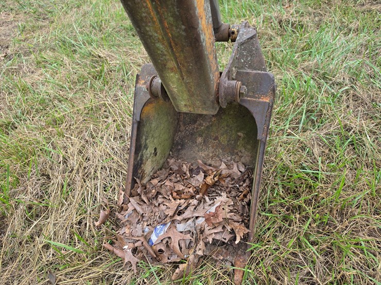#25268-•-international-3082-series-a-back-hoe-attachment-image-12