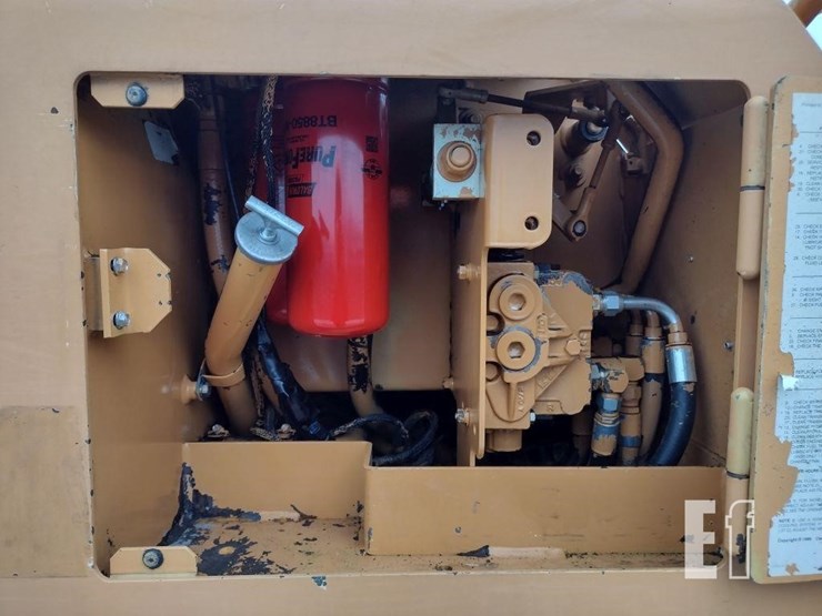 2006-case-550h-lt-image-32