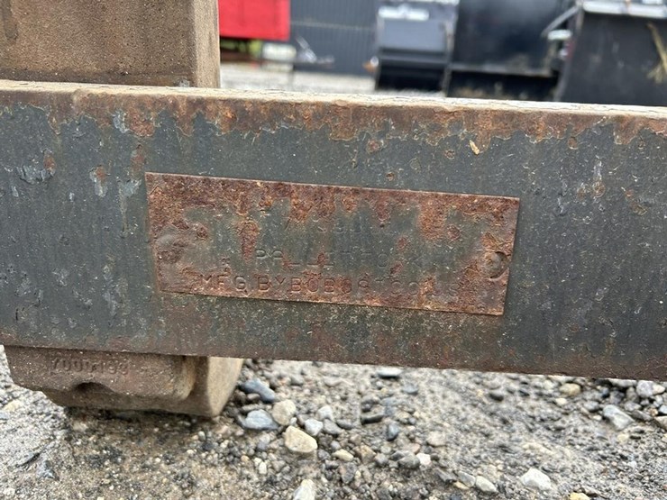 bobcat-48”-skid-steer-pallet-forks-image-6