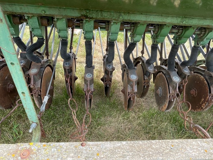 john-deere-12-image-13