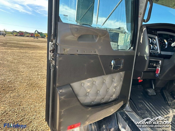 kenworth-t800-image-37