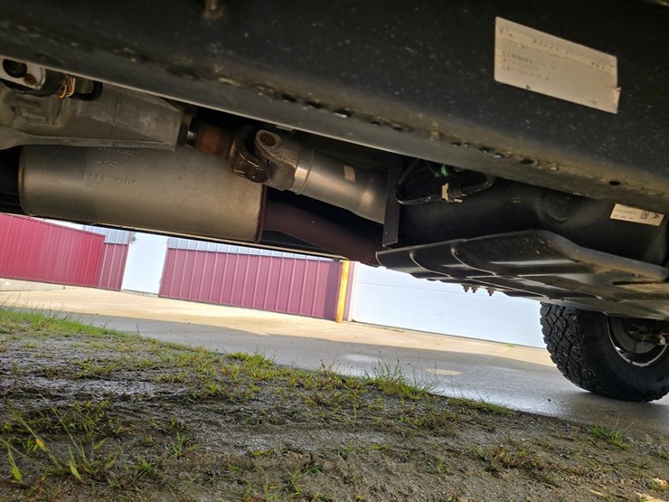 2023-ford-f350-xlt-image-35