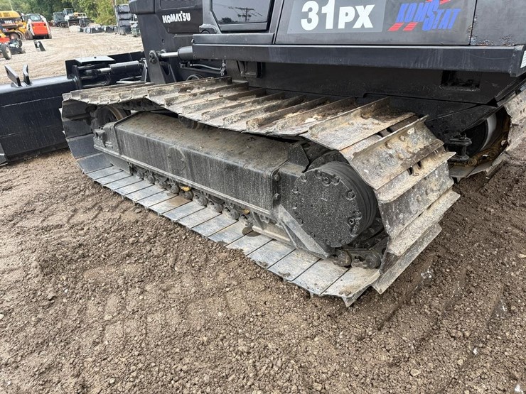 2004-komatsu-d31px-21-image-16