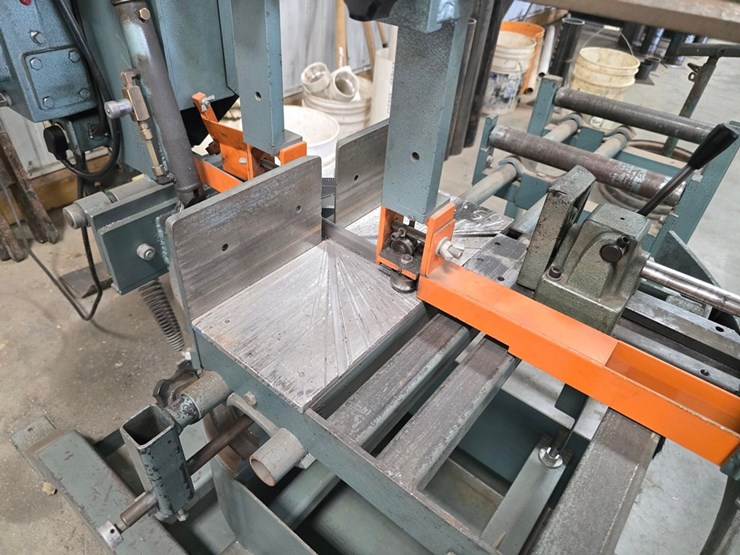 #9670-•-ellis-1800-metal-band-saw-image-11