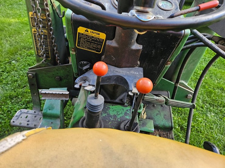 john-deere-2440-image-26