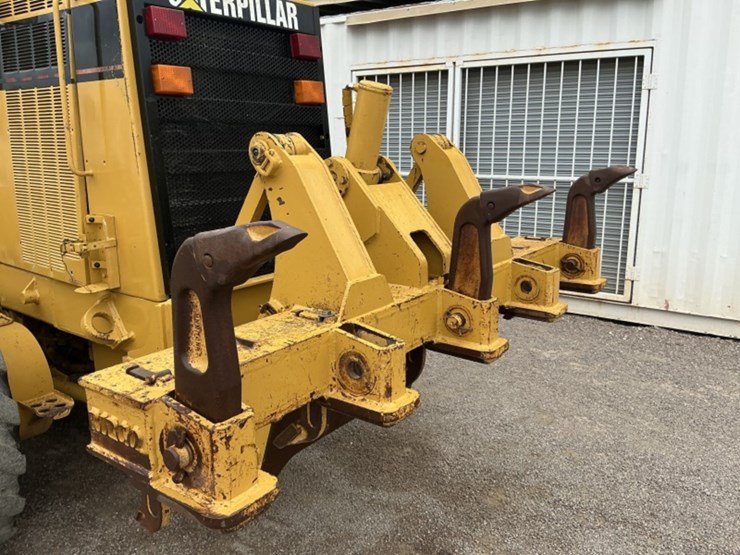caterpillar-143h-image-15