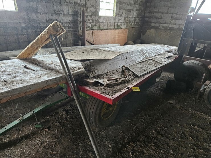 #8721-•-john-deere-running-gear-and-flat-rack-image-5
