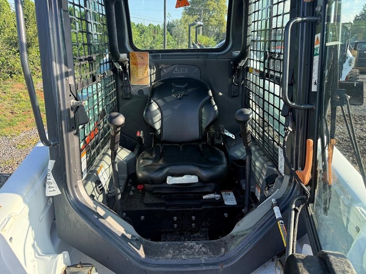 2018-bobcat-s550-image-16