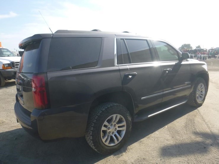 2018-chevrolet-tahoe-image-3