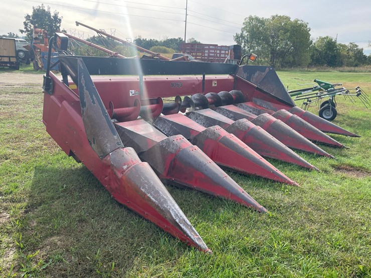 case-ih-1063-image-2