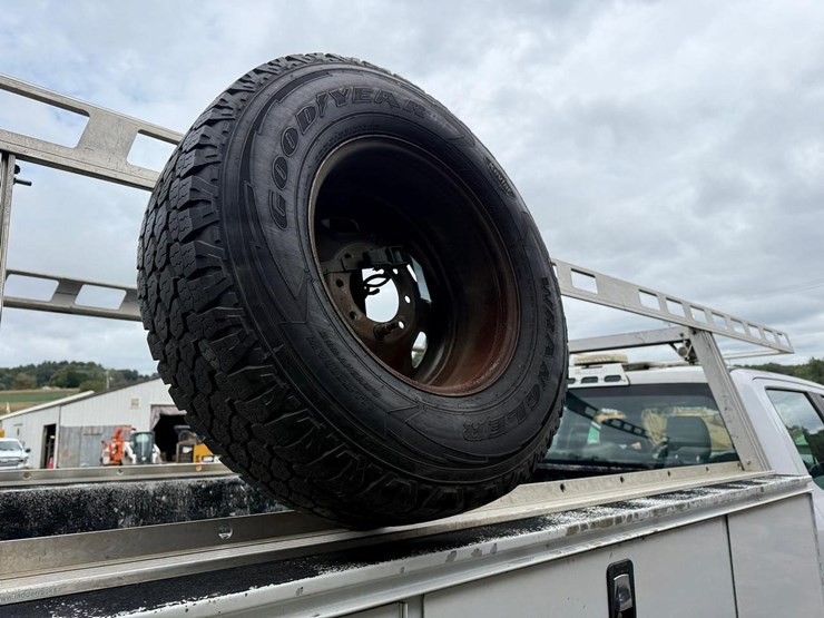2017-ford-f350-image-21