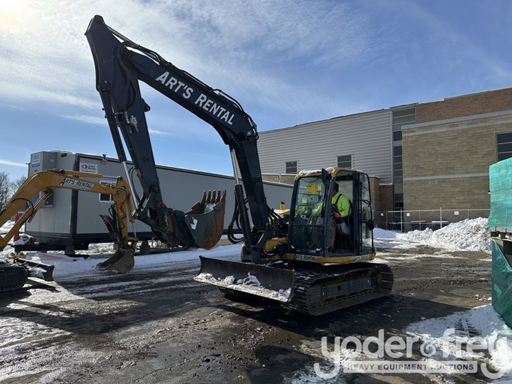 2017-deere-75g-image-1