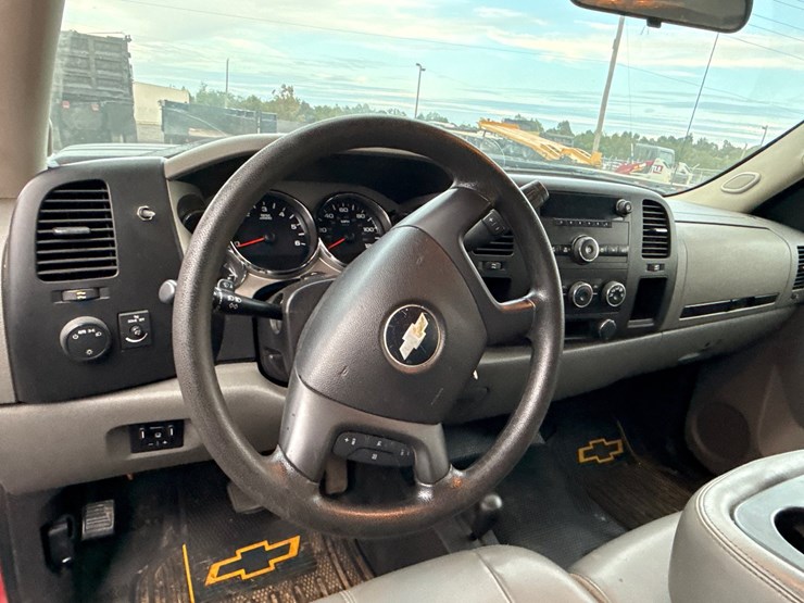 2013-chevrolet-3500-image-20