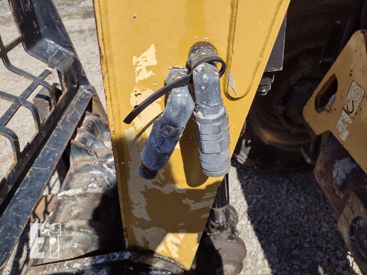 2011-caterpillar-th255-image-23