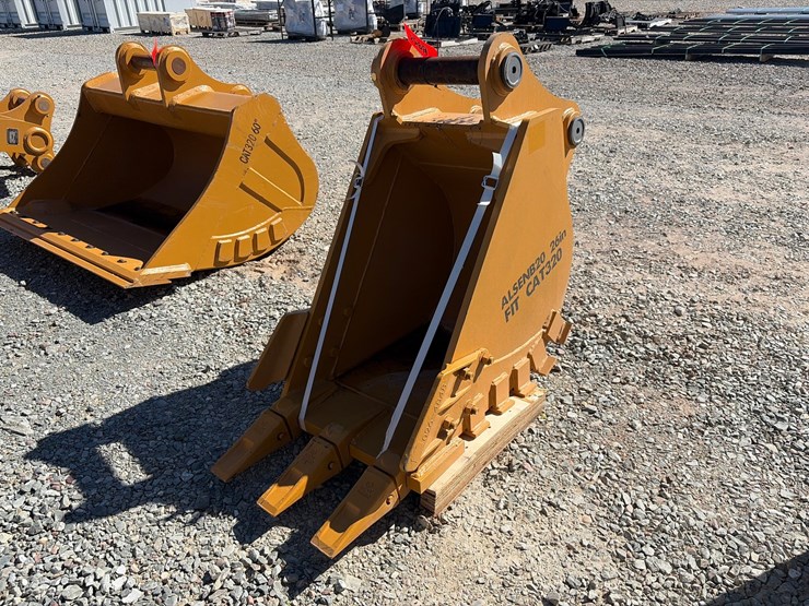 caterpillar-320-image-1