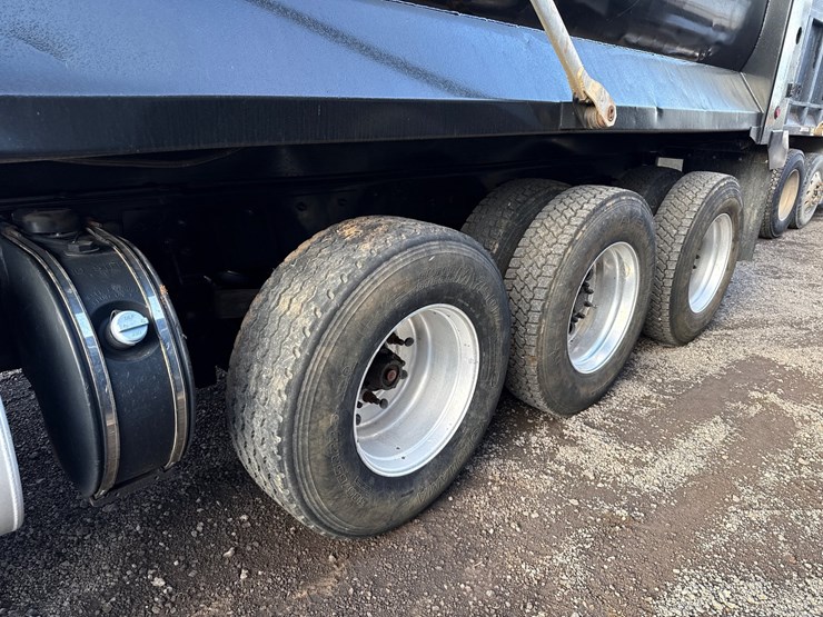 2014-kenworth-t800-image-10