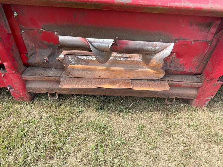 #1325-•-case-1063-(6)-row-corn-head-image-21
