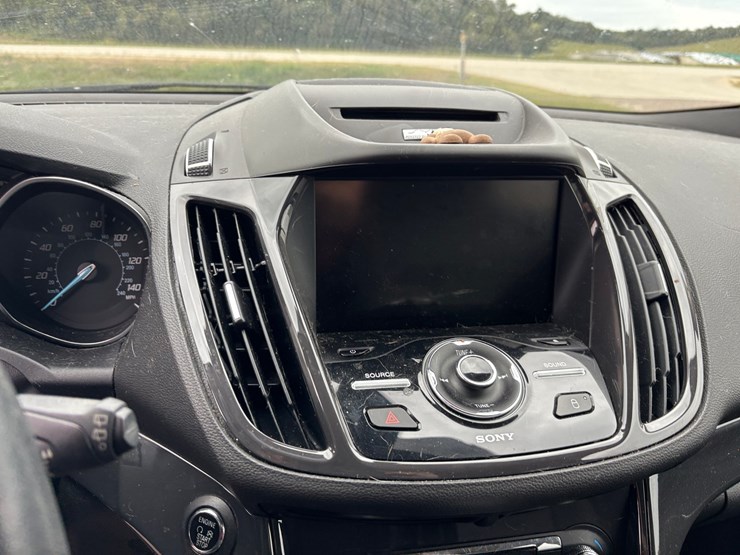2015-ford-escape-image-25