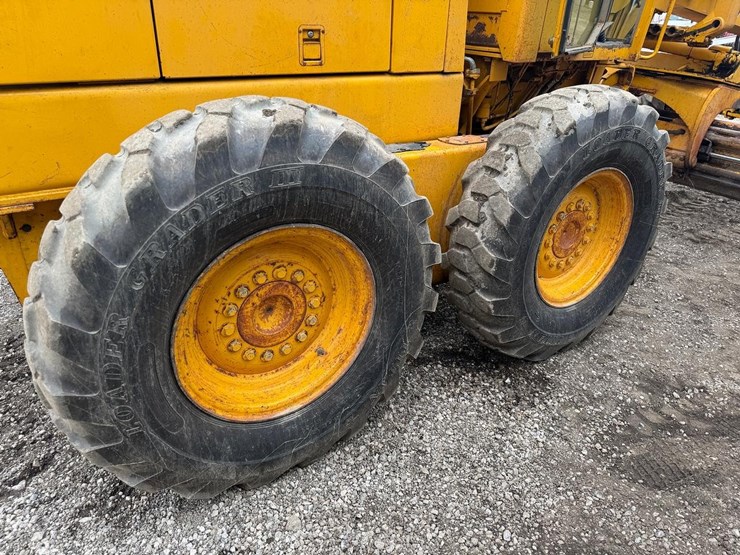 deere-672b-image-15