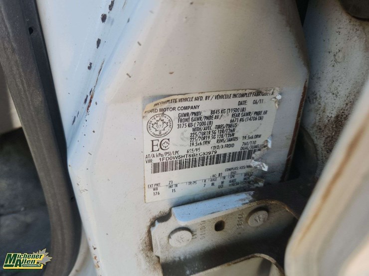 2011-ford-f550-image-50