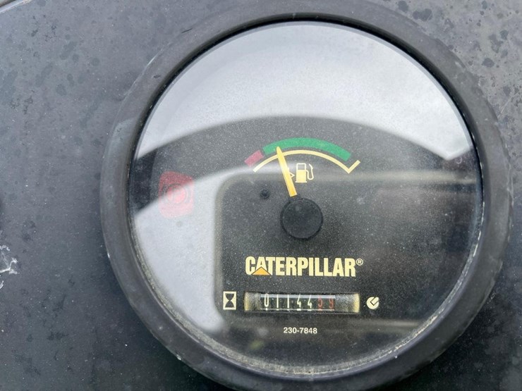 2010-caterpillar-cb34xw-image-17