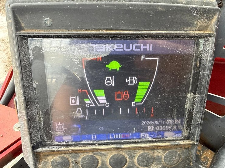 2020-takeuchi-tl8-image-21