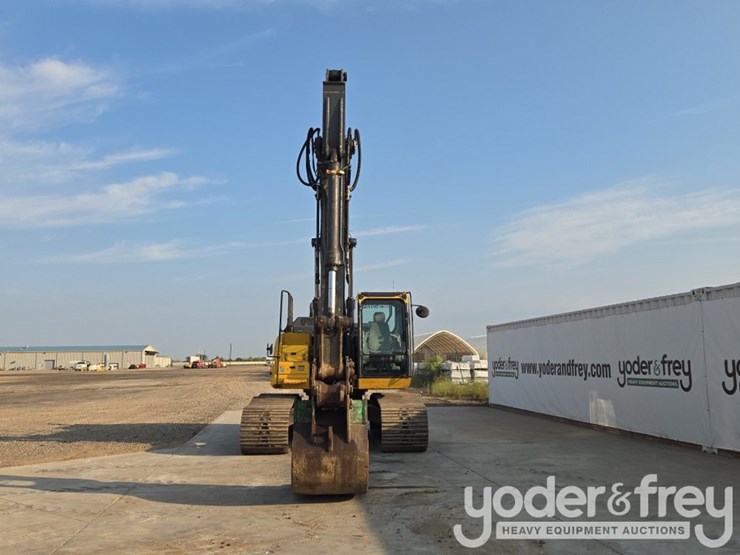 2019-deere-210g-lc-image-8
