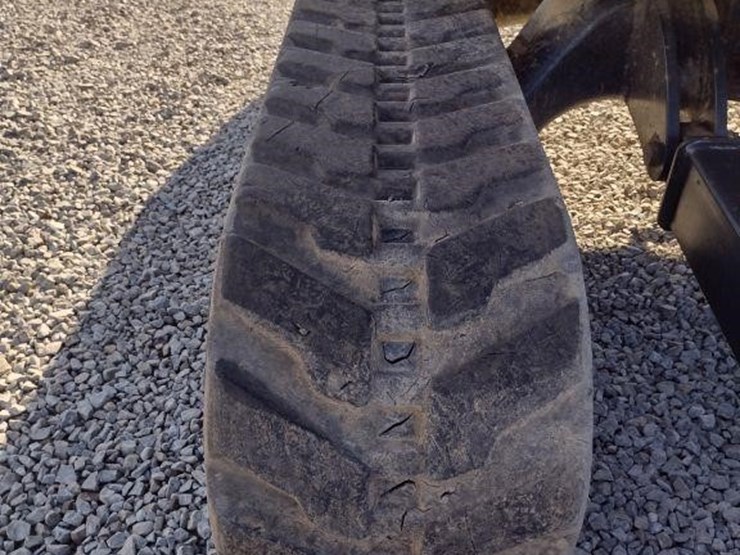 2021-deere-35g-image-30
