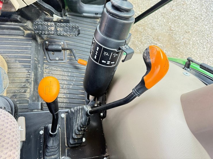 2021-john-deere-5055e-image-28