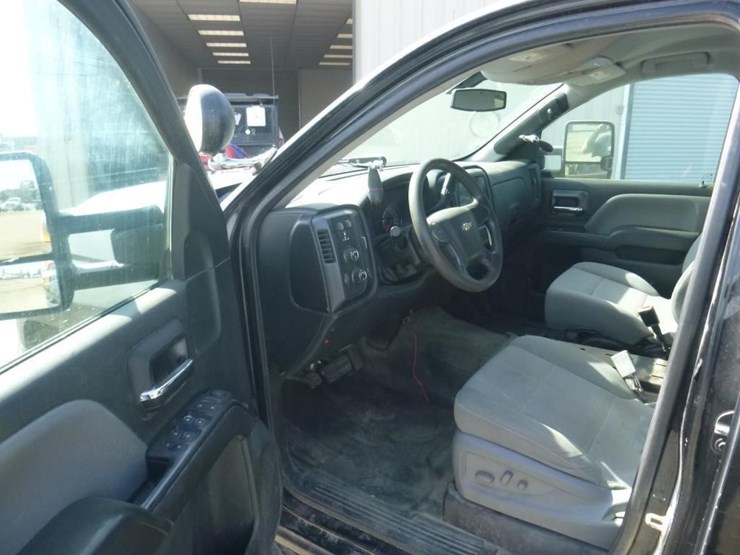 2017-chevrolet-1500-image-5