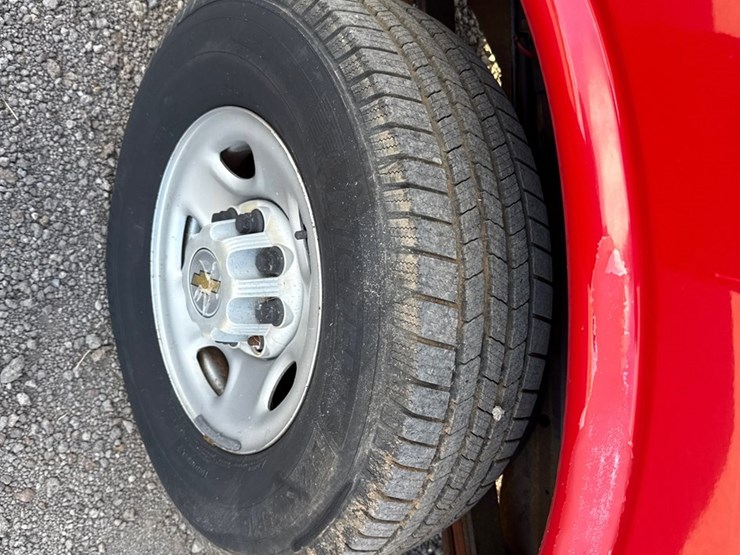 2003-chevrolet-3500-image-14