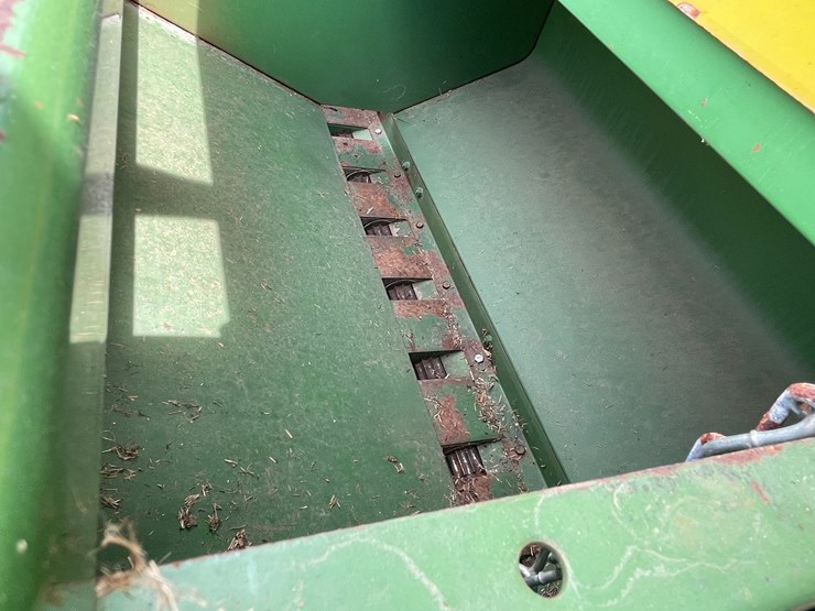 john-deere-12-image-19
