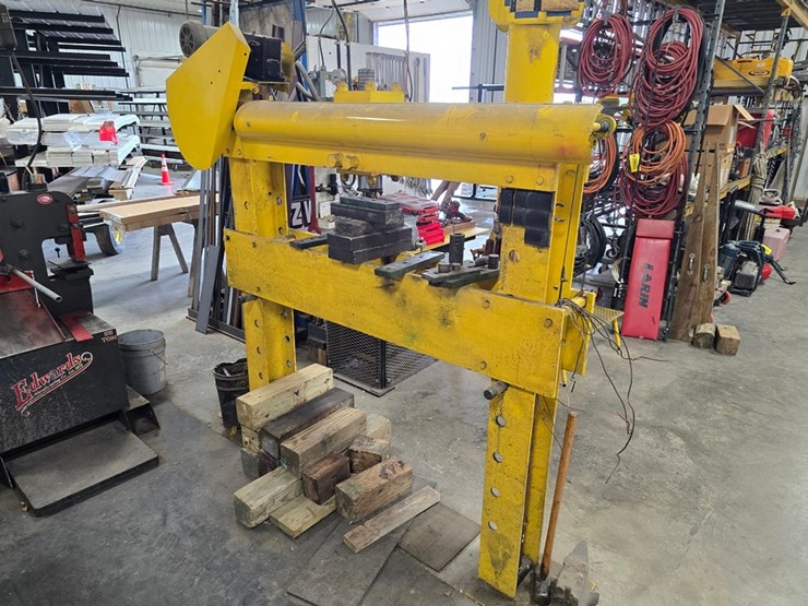 #9626-•-30-ton-shop-press-image-1