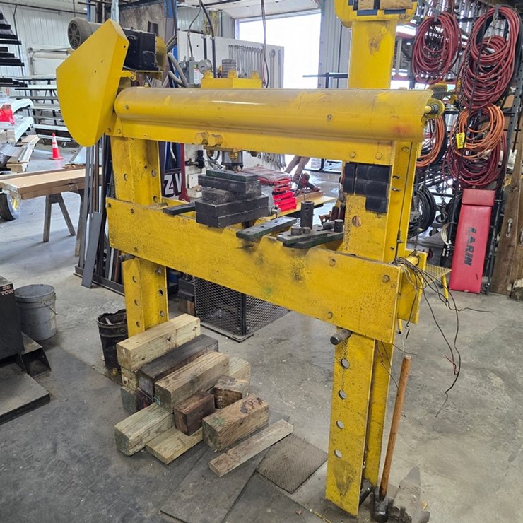 #9626 • 30 Ton Shop Press